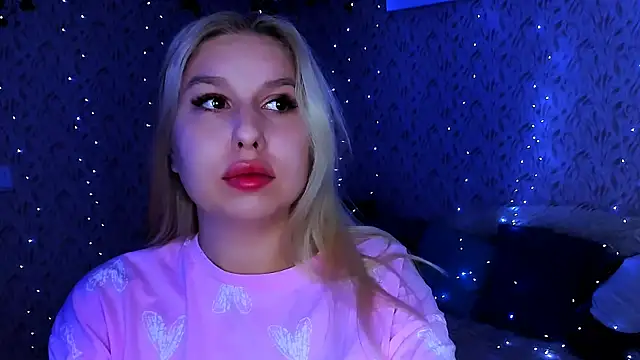 Snapshot of ChloeRicc chatting on 09/27/25, 07:53 ChloeRicc online show from 09/27/25, 07:53