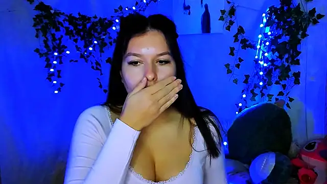 Snapshot of ChloeRicc chatting on 12/18/25, 11:14 ChloeRicc online show from 12/18/25, 11:14