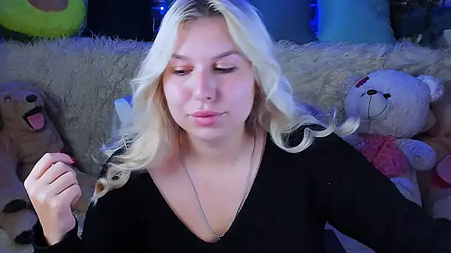 Snapshot of ChloeRicc chatting on 09/12/25, 09:42 ChloeRicc online show from 09/12/25, 09:42