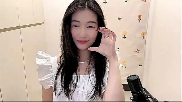 Snapshot of Rosalind_xixi chatting on 10/11/25, 10:49 Rosalind xixi online show from 10/11/25, 10:49
