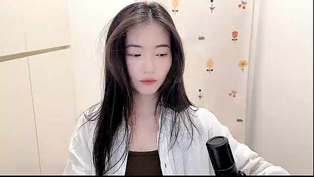 Snapshot of Rosalind_xixi chatting on 10/16/25, 08:33 Rosalind xixi online show from 10/16/25, 08:33