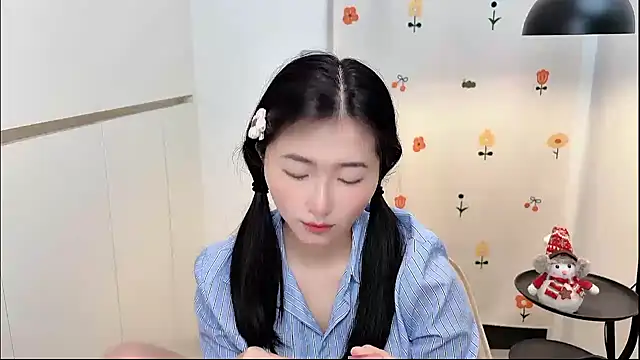 Rosalind xixi online show from 04/17/26, 01:52