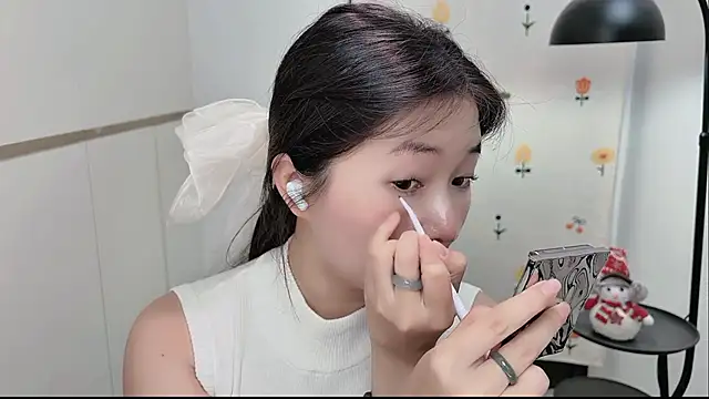 Snapshot of Rosalind_xixi chatting on 05/28/26, 02:41 Rosalind xixi online show from 05/28/26, 02:41