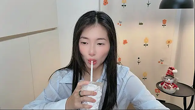 Snapshot of Rosalind_xixi chatting on 05/05/26, 02:36 Rosalind xixi online show from 05/05/26, 02:36