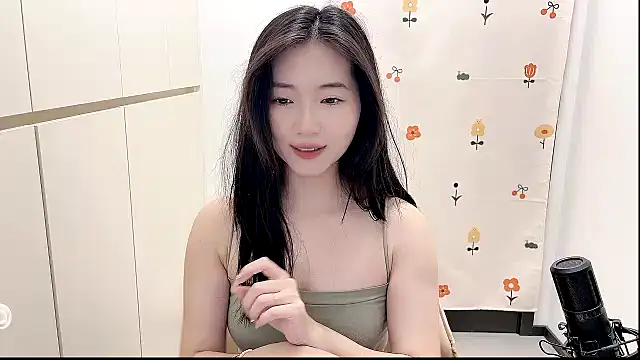 Snapshot of Rosalind_xixi chatting on 09/15/25, 01:50 Rosalind xixi online show from 09/15/25, 01:50