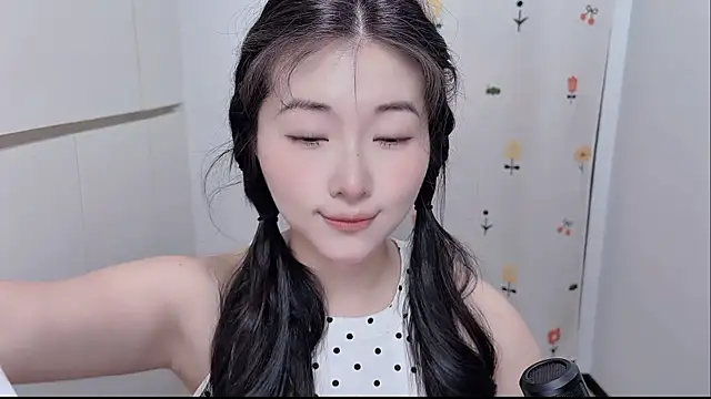 Snapshot of Rosalind_xixi chatting on 06/07/26, 03:23 Rosalind xixi online show from 06/07/26, 03:23