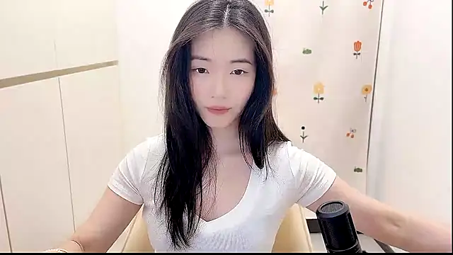 Snapshot of Rosalind_xixi chatting on 10/17/25, 08:17 Rosalind xixi online show from 10/17/25, 08:17