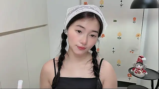 Snapshot of Rosalind_xixi chatting on 05/06/26, 03:21 Rosalind xixi online show from 05/06/26, 03:21