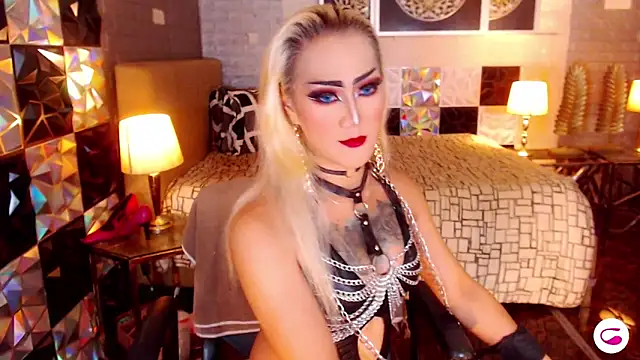 Snapshot of HorseCockDivine chatting on 10/31/25, 10:16 HorseCockDivine online show from 10/31/25, 10:16