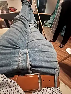 YoHaNdIsCrEt online show from 12/04/25, 09:58