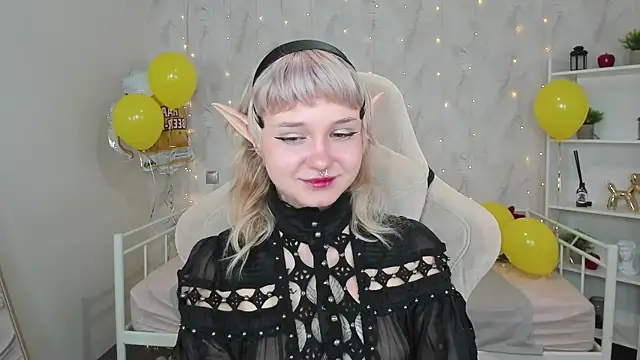 Tori Cutie online show from 10/04/25, 12:12