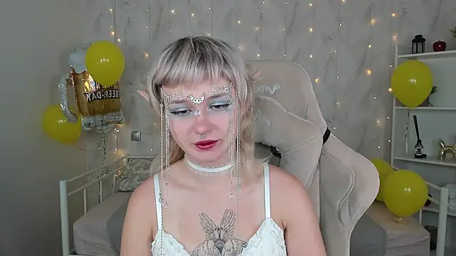 Tori Cutie online show from 10/05/25, 12:12