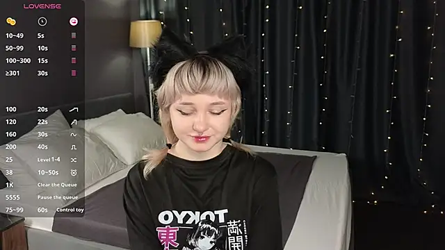 Tori Cutie online show from 11/20/25, 12:11