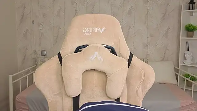 Tori Cutie online show from 05/27/26, 01:57