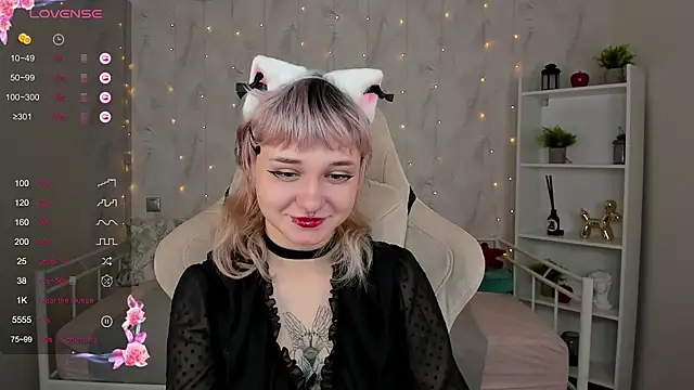 Tori Cutie online show from 10/16/25, 12:08