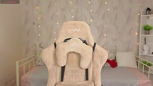 Tori Cutie online show from 05/26/26, 12:09