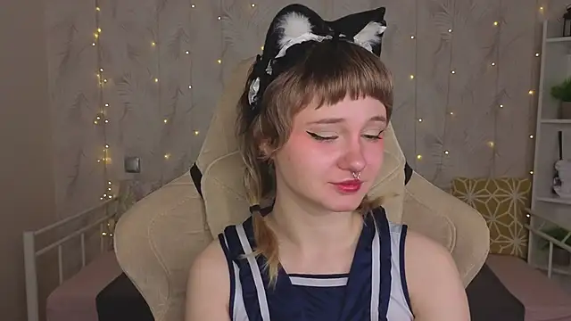 Tori Cutie online show from 04/24/26, 12:12