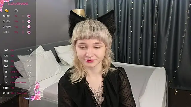 Tori Cutie online show from 11/15/25, 01:53