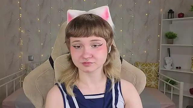Tori Cutie online show from 05/19/26, 01:56