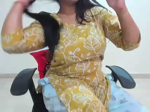 Hina Chaudhary online show from 04/17/26, 06:16