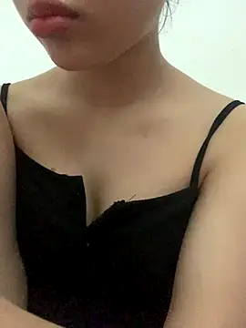 Snapshot of Nguyenha11 chatting on 09/28/25, 08:43 Nguyenha11 online show from 09/28/25, 08:43