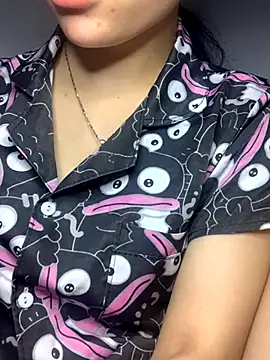 Nguyenha11 online show from 11/02/25, 09:03