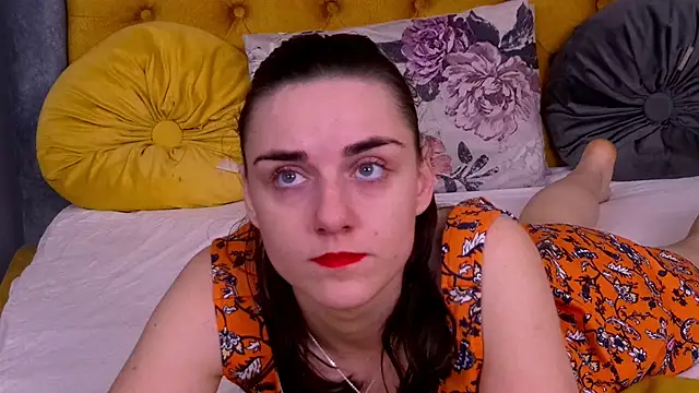 Snapshot of Jessica_White_ chatting on 12/19/25, 04:27 Jessica White online show from 12/19/25, 04:27