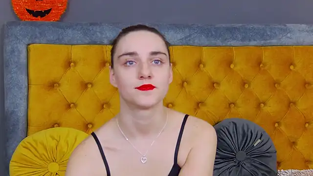 Snapshot of Jessica_White_ chatting on 11/27/25, 04:02 Jessica White online show from 11/27/25, 04:02