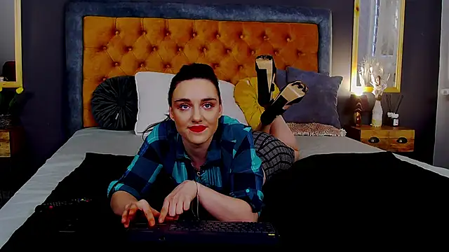 Jessica White  online show from 04/14/26, 04:28