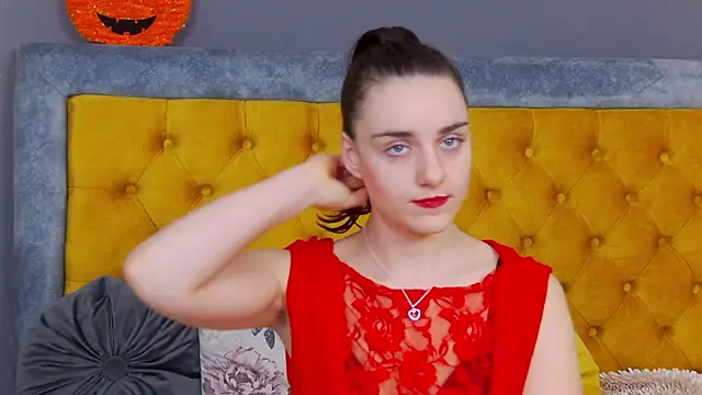 Snapshot of Jessica_White_ chatting on 11/13/25, 05:00 Jessica White online show from 11/13/25, 05:00