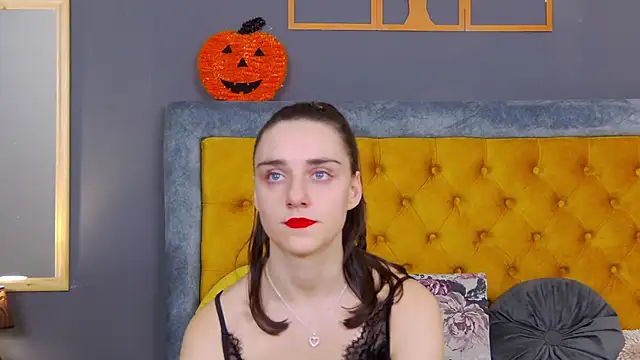 Snapshot of Jessica_White_ chatting on 11/21/25, 04:00 Jessica White online show from 11/21/25, 04:00