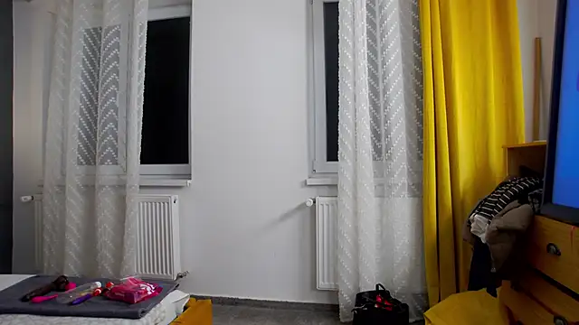 Snapshot of Jessica_White_ chatting on 11/11/25, 04:51 Jessica White online show from 11/11/25, 04:51