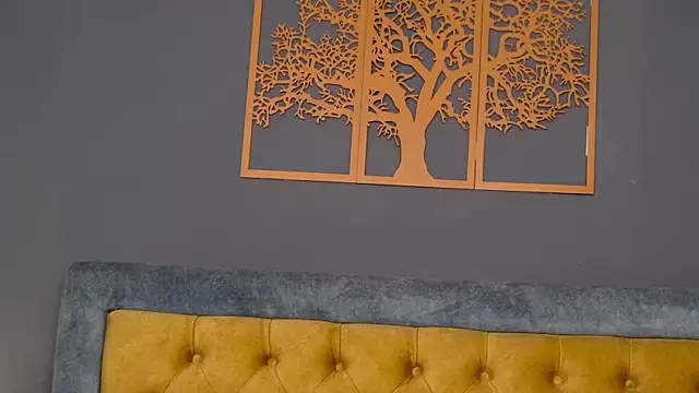 Snapshot of Jessica_White_ chatting on 02/13/26, 04:01 Jessica White online show from 02/13/26, 04:01