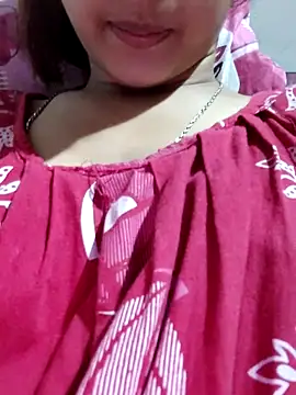 Snapshot of sana-5 chatting on 10/23/25, 03:43 sana-5 online show from 10/23/25, 03:43