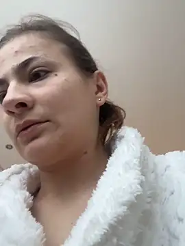 IsabellaEtha online show from 12/15/25, 10:10