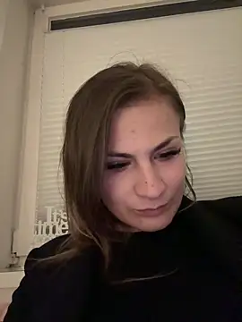 IsabellaEtha online show from 10/25/25, 11:05