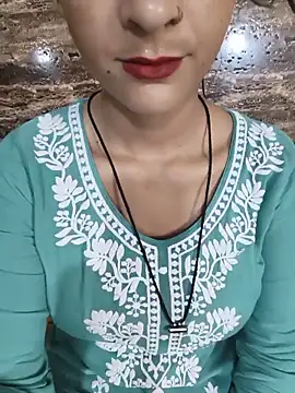 Snapshot of Indian-Aleena chatting on 06/08/26, 05:24 Indian-Aleena online show from 06/08/26, 05:24