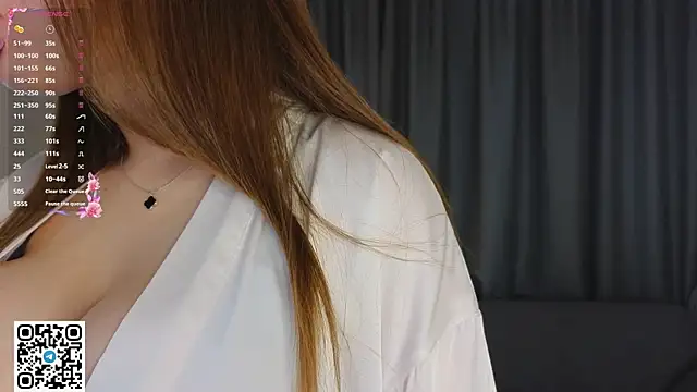 Snapshot of KristiGroune chatting on 12/23/25, 06:12 KristiGroune online show from 12/23/25, 06:12