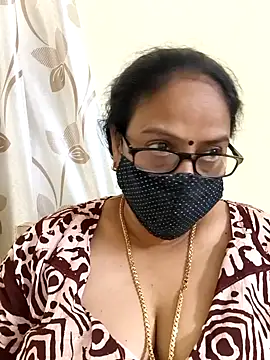 Snapshot of heera-rani chatting on 04/30/26, 10:11 heera-rani online show from 04/30/26, 10:11