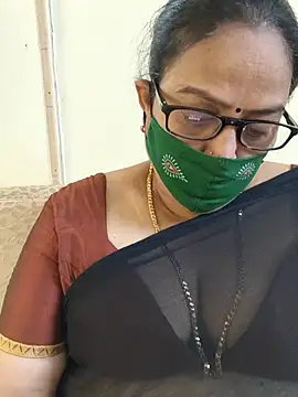 Snapshot of heera-rani chatting on 06/10/26, 04:35 heera-rani online show from 06/10/26, 04:35