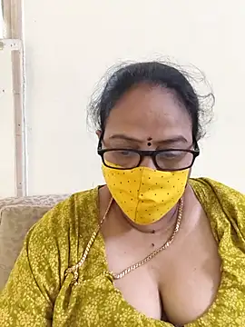 Snapshot of heera-rani chatting on 06/17/26, 07:52 heera-rani online show from 06/17/26, 07:52
