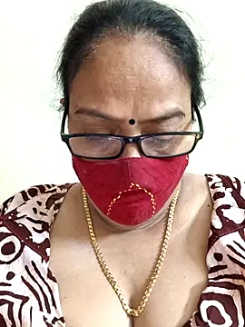 Snapshot of heera-rani chatting on 04/16/26, 12:17 heera-rani online show from 04/16/26, 12:17