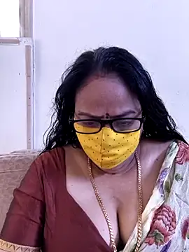 Snapshot of heera-rani chatting on 06/23/26, 05:27 heera-rani online show from 06/23/26, 05:27