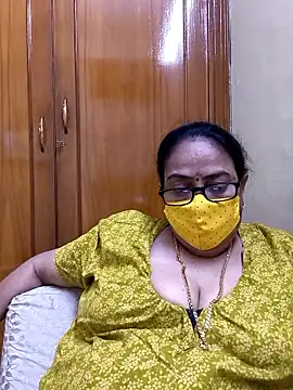 Snapshot of heera-rani chatting on 06/12/26, 10:02 heera-rani online show from 06/12/26, 10:02