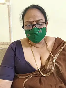 Snapshot of heera-rani chatting on 07/15/26, 06:42 heera-rani online show from 07/15/26, 06:42