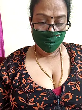 Snapshot of heera-rani chatting on 03/25/26, 10:25 heera-rani online show from 03/25/26, 10:25