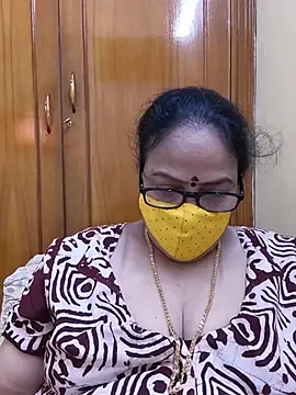 Snapshot of heera-rani chatting on 06/14/26, 06:14 heera-rani online show from 06/14/26, 06:14