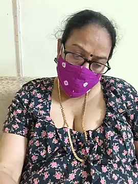 Snapshot of heera-rani chatting on 06/27/26, 01:50 heera-rani online show from 06/27/26, 01:50