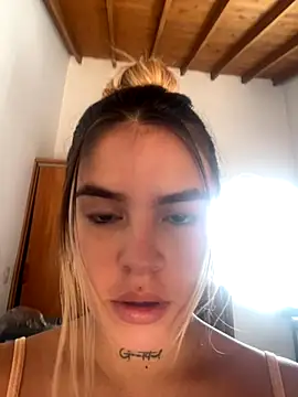 Ye si online show from 10/15/25, 03:42
