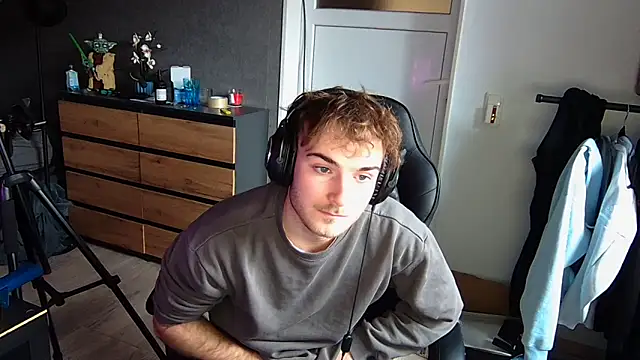 Snapshot of Rudi2007Eye chatting on 02/11/26, 02:28 Rudi2007Eye online show from 02/11/26, 02:28